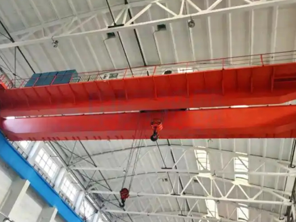 起重设备的工作原理和结构设计有何不同之处？